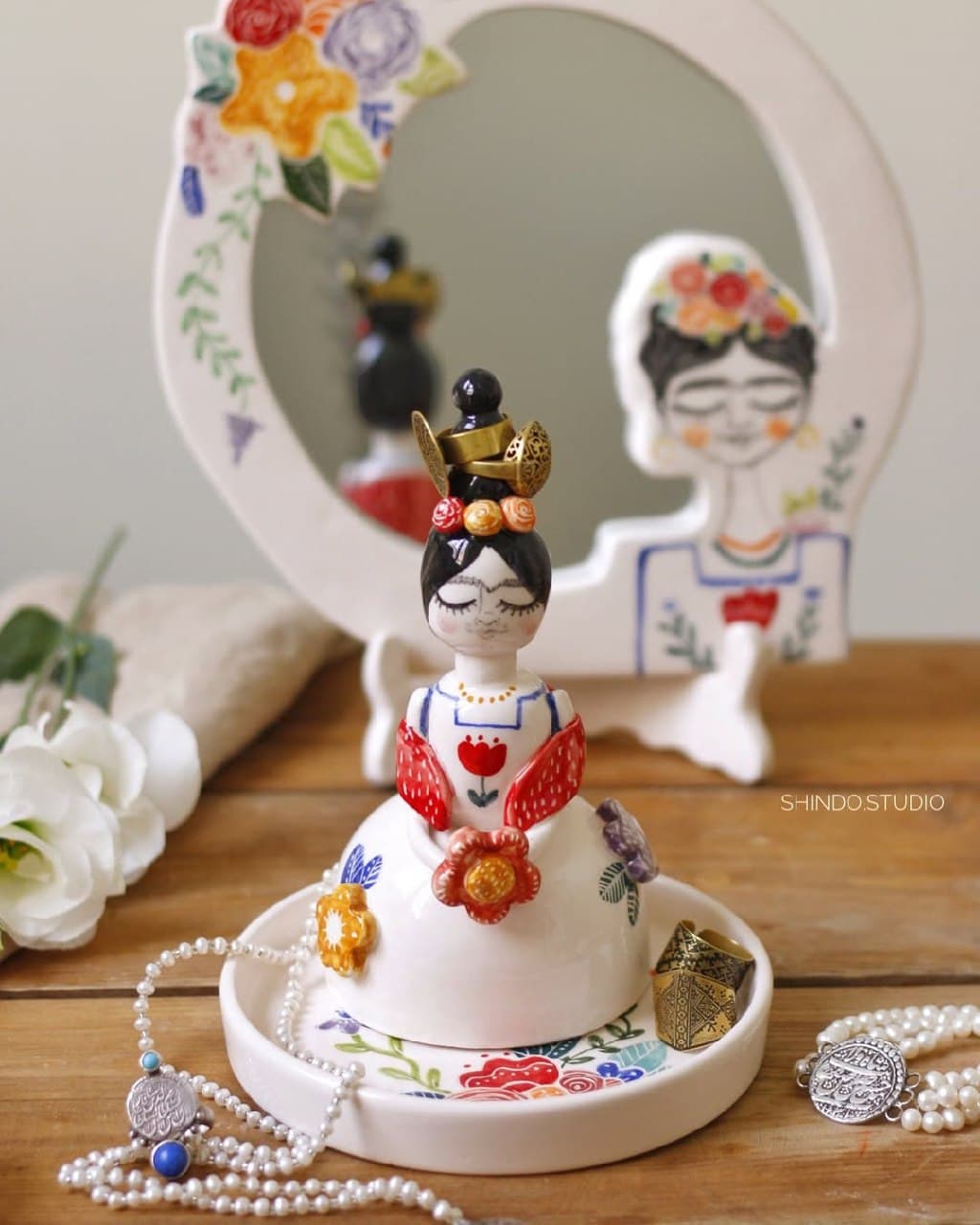 مجسمه جاجواهری سرامیکی دستساز طرح فریدا کالو