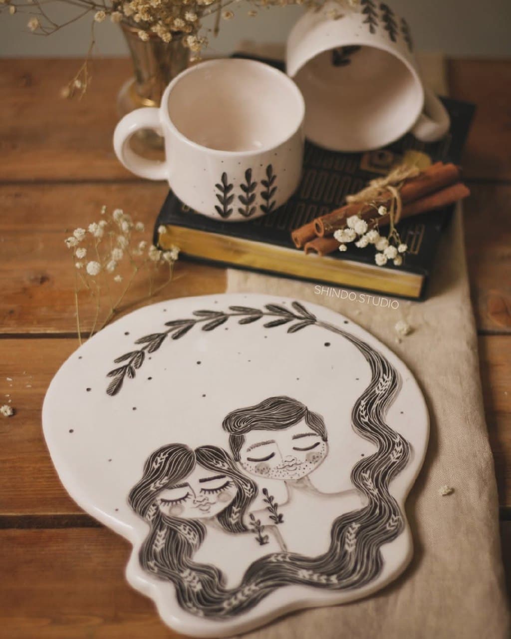 ست دو نفره سرامیکی دستساز شامل تخته سرو و ماگ