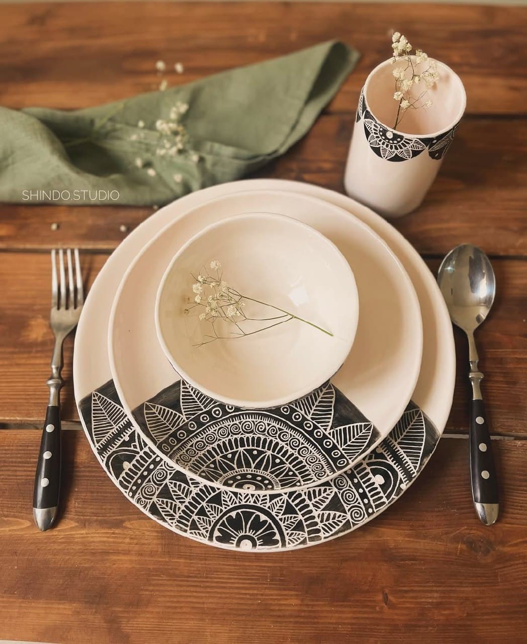 ست غذاخوری سرامیکی دست ساز طرح ماندالا مشکی