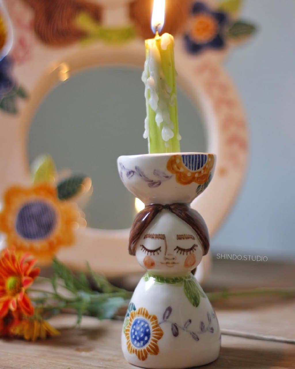 جاشمعی سرامیکی دستساز طرح دختر گلدار