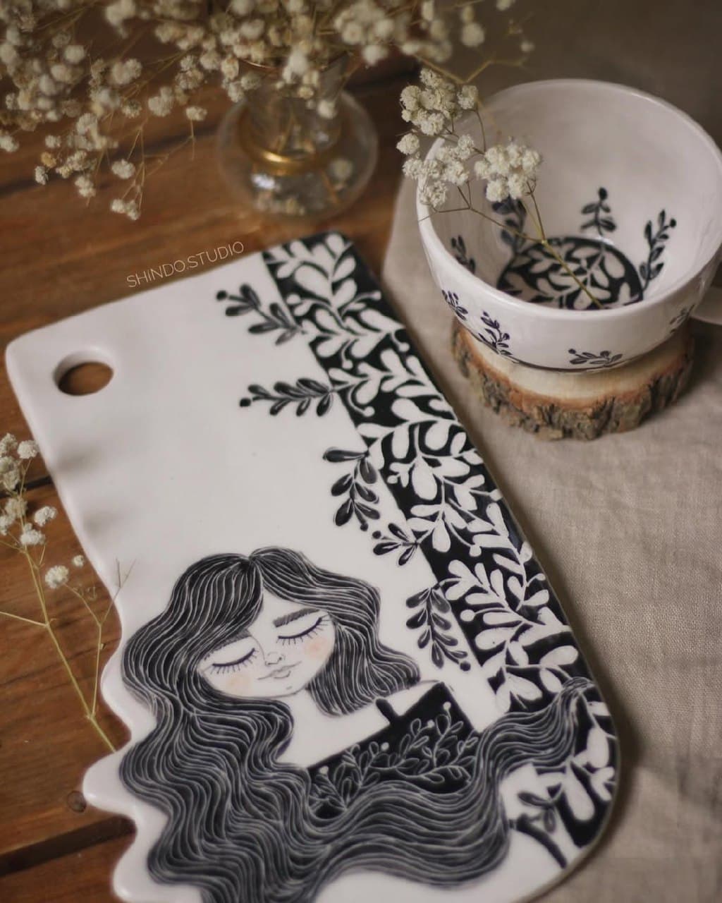 ست تخته سرو و فنجان سرامیکی دست ساز مدل دختر