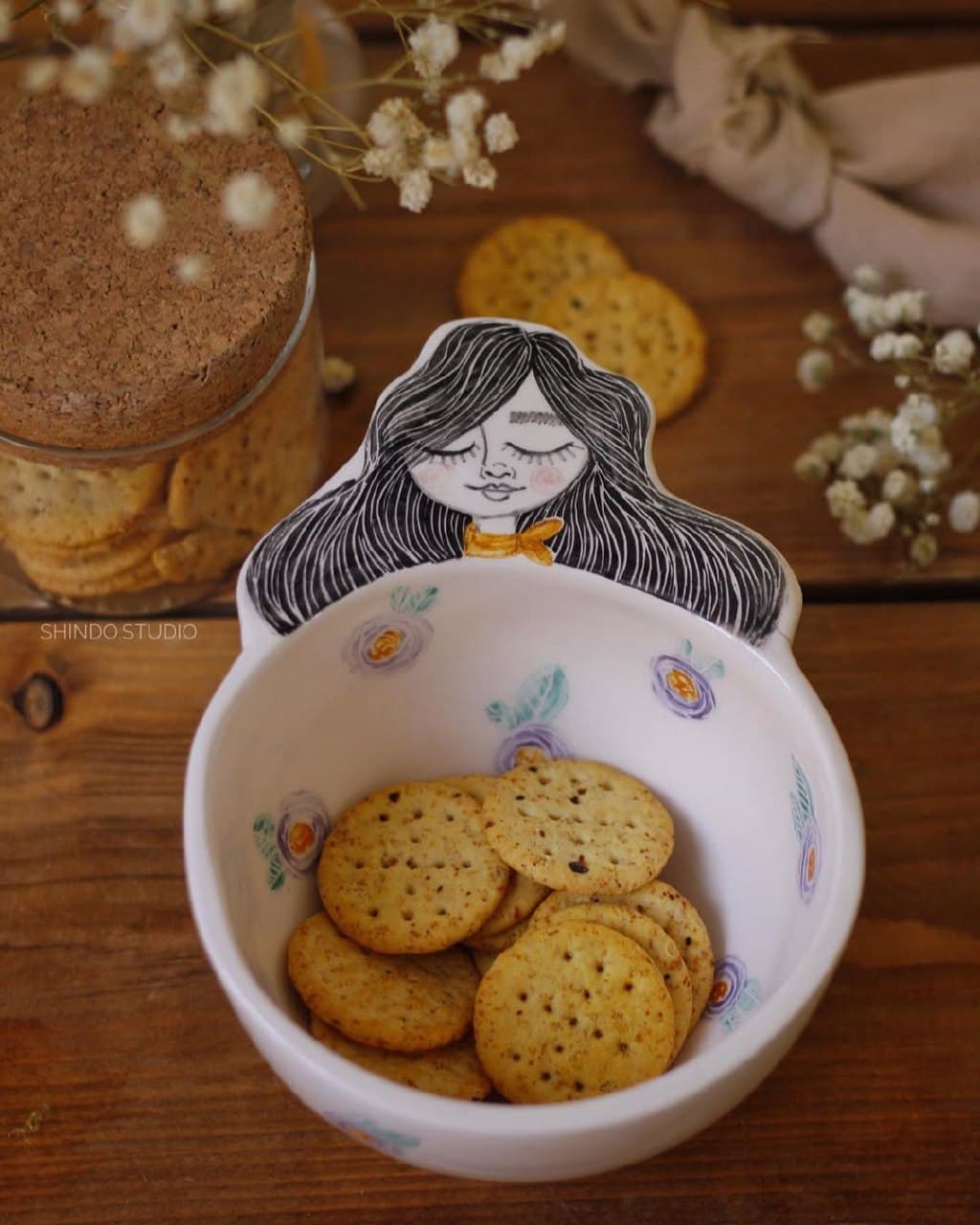 پیاله سرامیکی دستساز طرح دختر