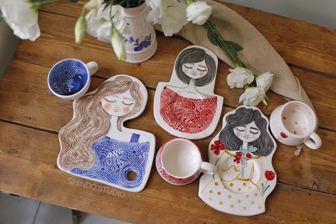 ست فنجان و تخته سرو سرامیکی دستساز طرح دختر
