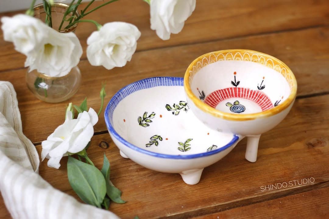 ظرف اردورخوری سرامیکی پایه دار دو قسمتی دستساز طرح جوانه