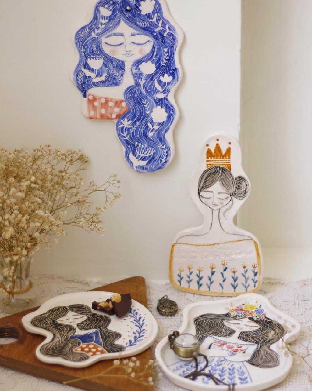 ظرف و دیوارکوب سرامیکی دستساز طرح دختر