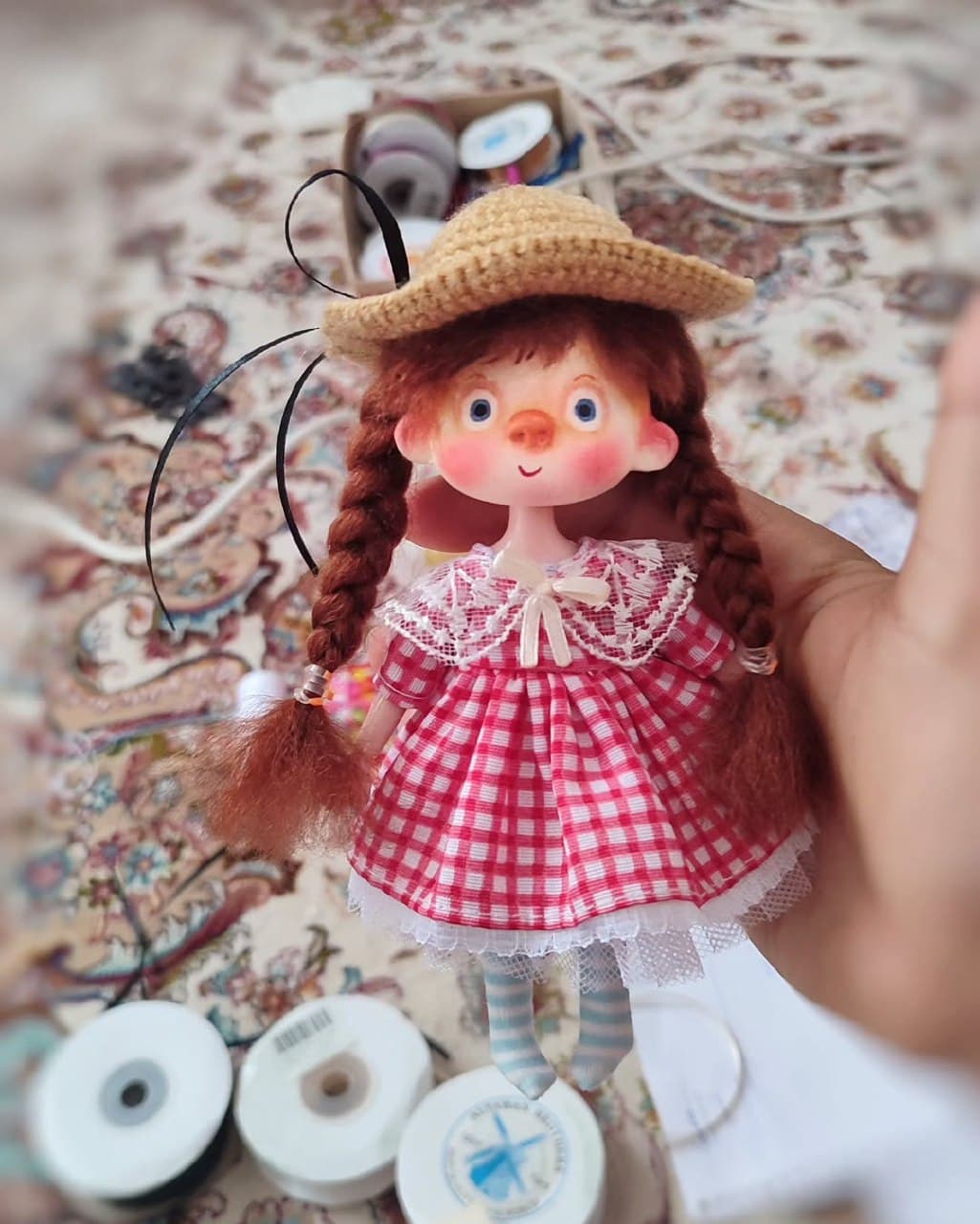عروسک دست ساز یواشکی طرح دختر مو بافته