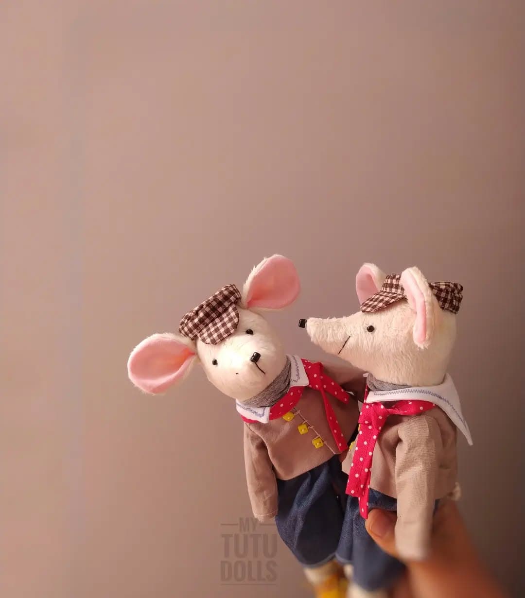 عروسک دست ساز موش پارچه ای با لباس