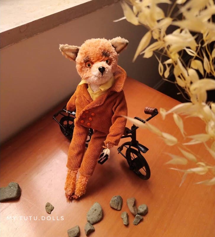 عروسک دست ساز کلکسیونی روباه با لباس مخمل کبریتی