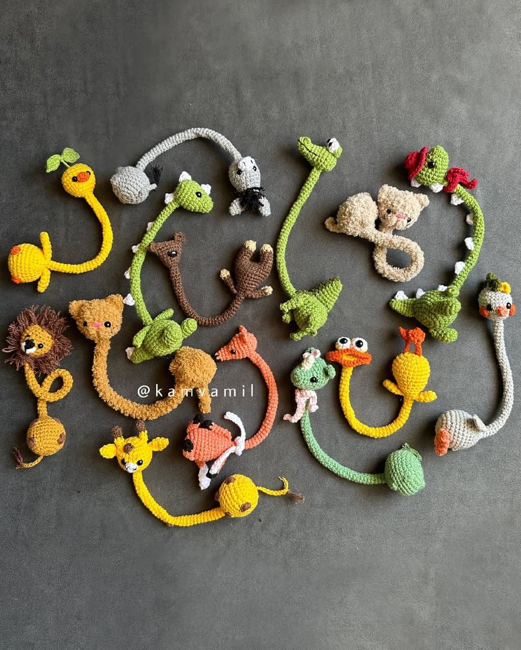 آویز تزئینی بافتنی حیوانات گردن دراز