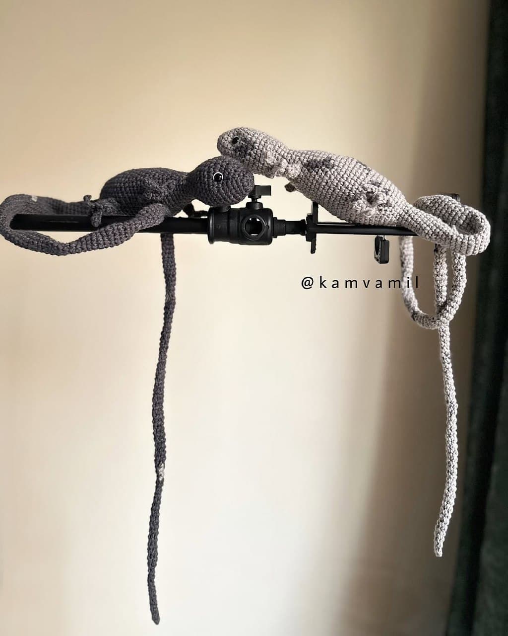 نگهدارنده پرده بافتنی دستباف طرح مارمولک