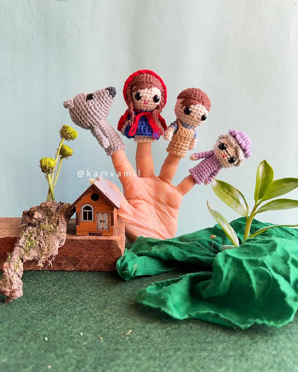 ست عروسک انگشتی بافتنی داستان شنل قرمزی