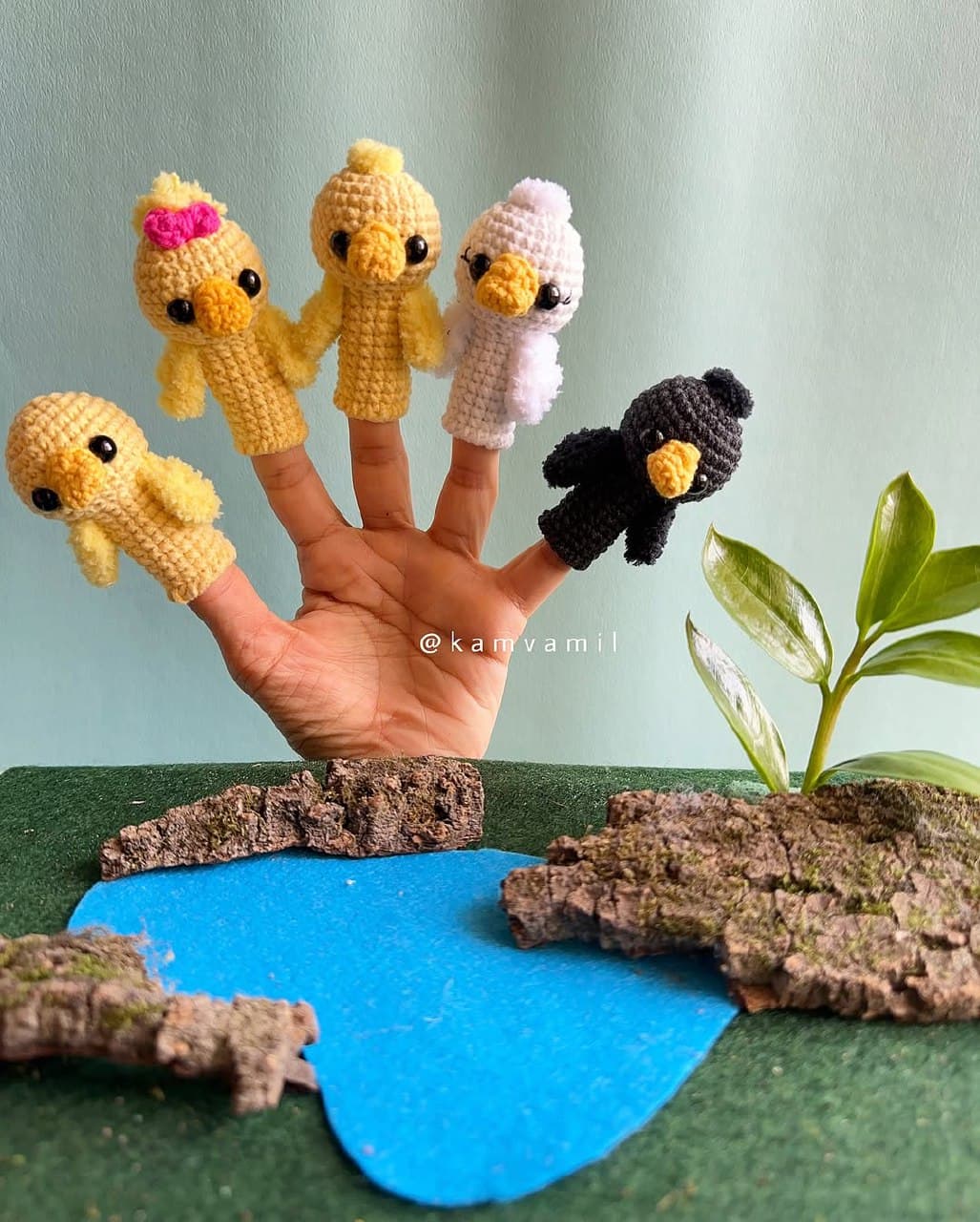 ست عروسک انگشتی بافتنی قصه جوجه اردک زشت