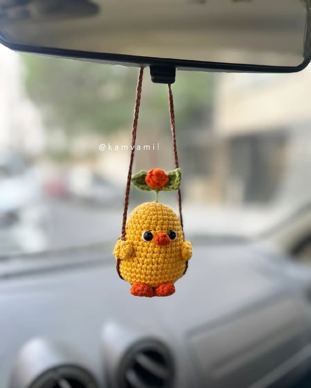 آویز ماشین بافتنی دستبافت مدل جوجه تاب سوار