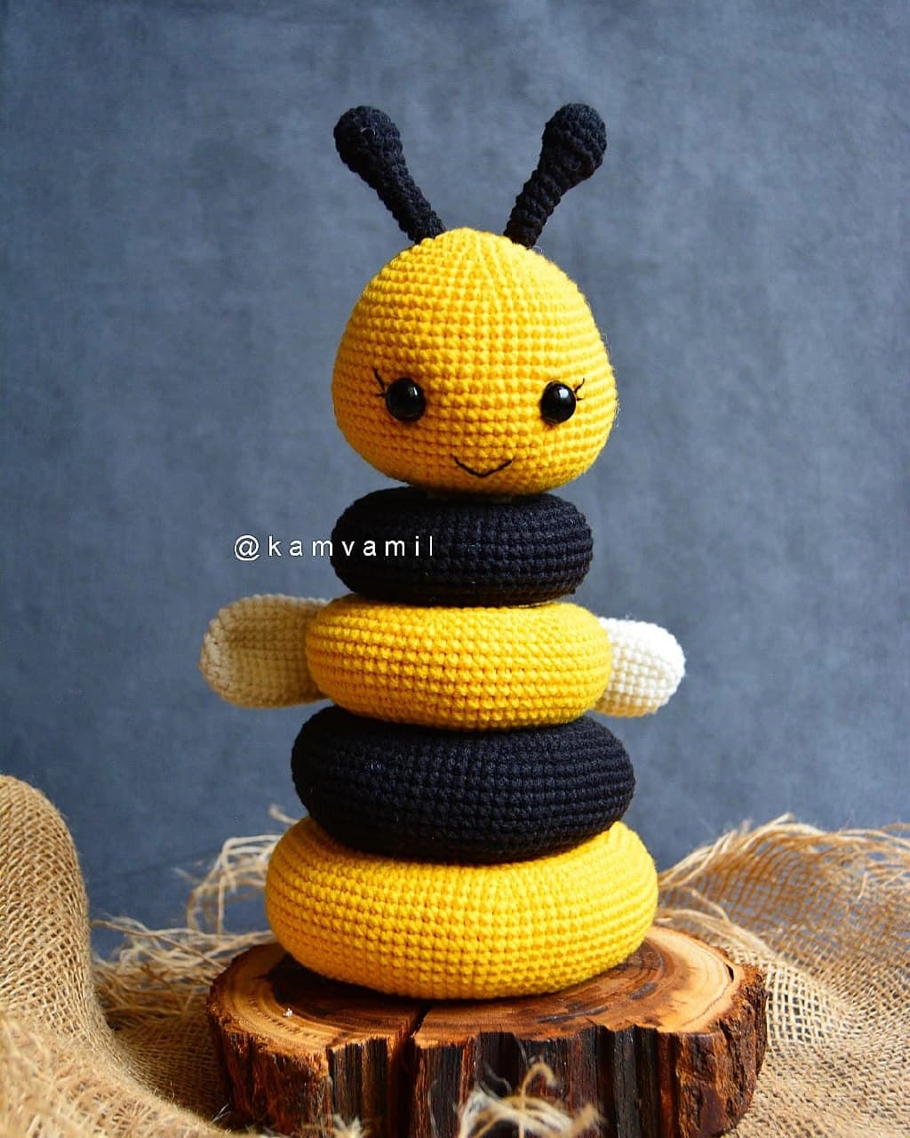 اسباب بازی بافتنی برج هوش طرح زنبور عسل