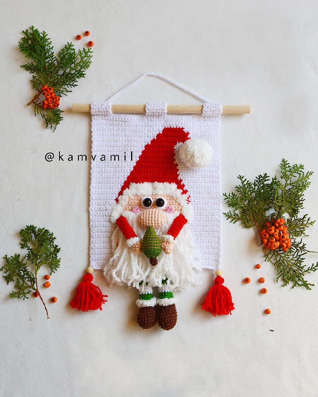 دیوارکوب بافتنی عروسکی طرح بابانوئل کریسمس