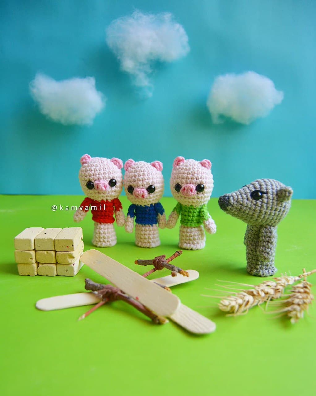 ست عروسک انگشتی بافتنی داستان سه بچه خوک و گرگ