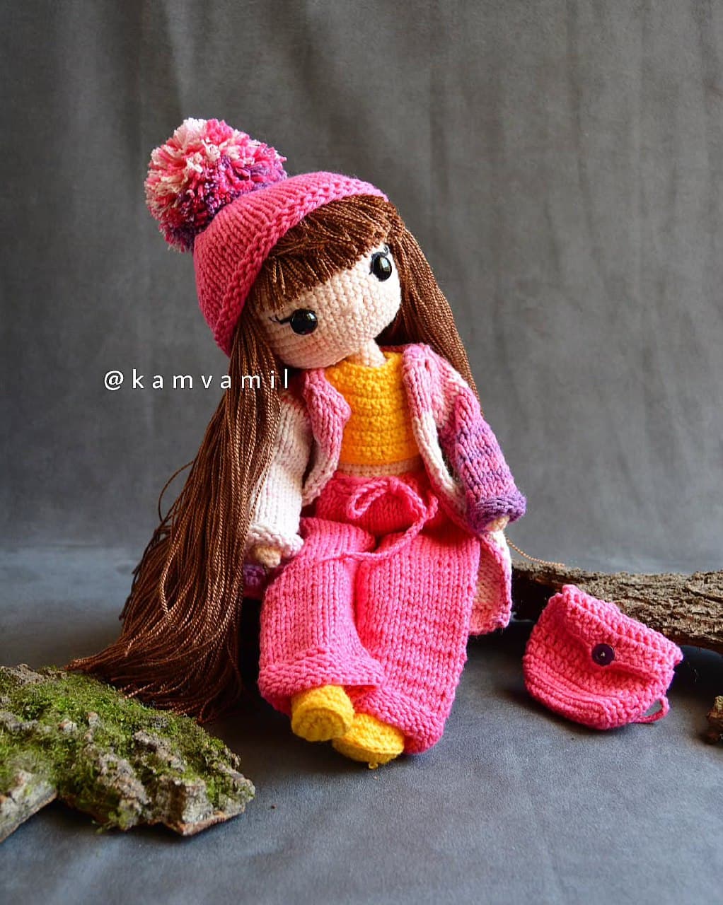 عروسک بافتنی دست ساز مدل بهار با لباس قابل تعویض