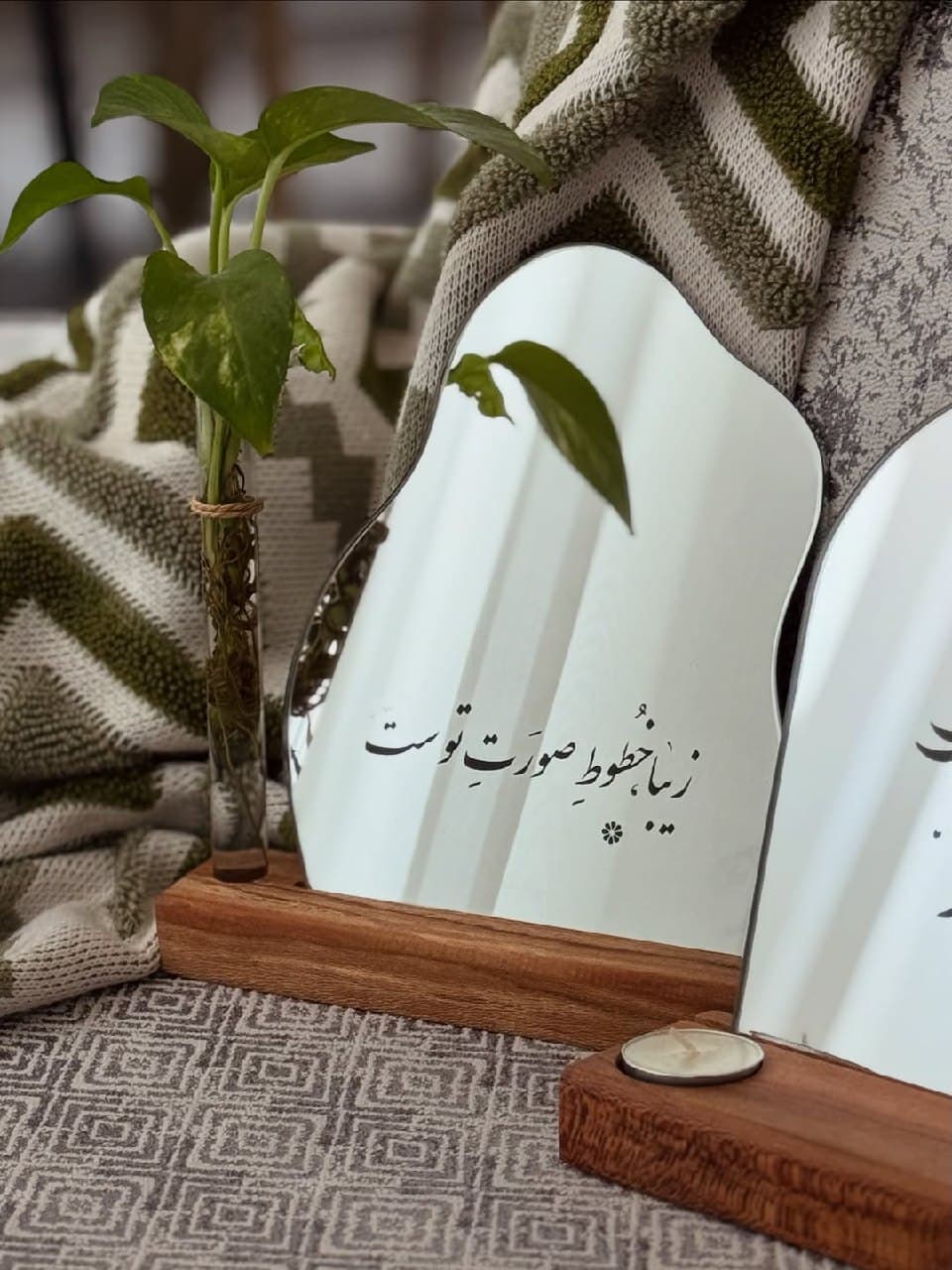 آینه رومیزی دکوراتیو با پایه چوبی و شعر نستعلیق