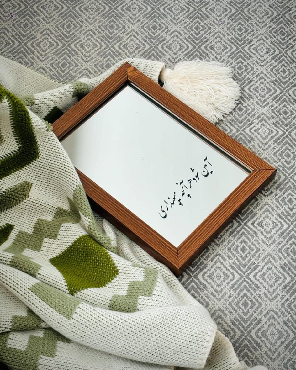 آینه دکوراتیو با قاب چوبی مدل پندار