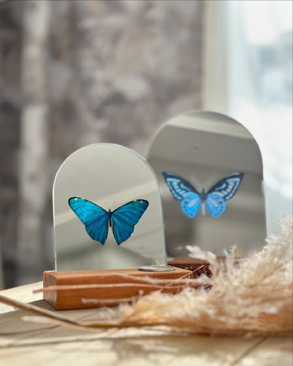 آینه رومیزی دکوراتیو طرح پروانه با پایه چوبی جاشمعی