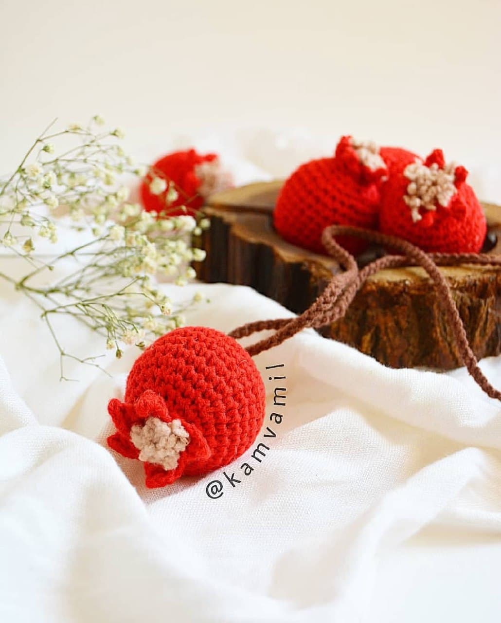 گردنبند بافتنی دستباف طرح انار یلدایی