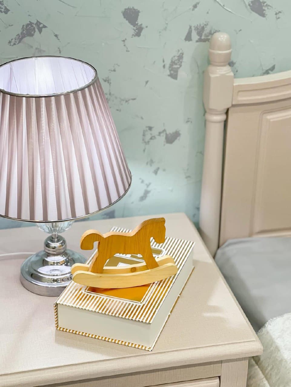 اسب راکر چوبی دکوری مدل دارک