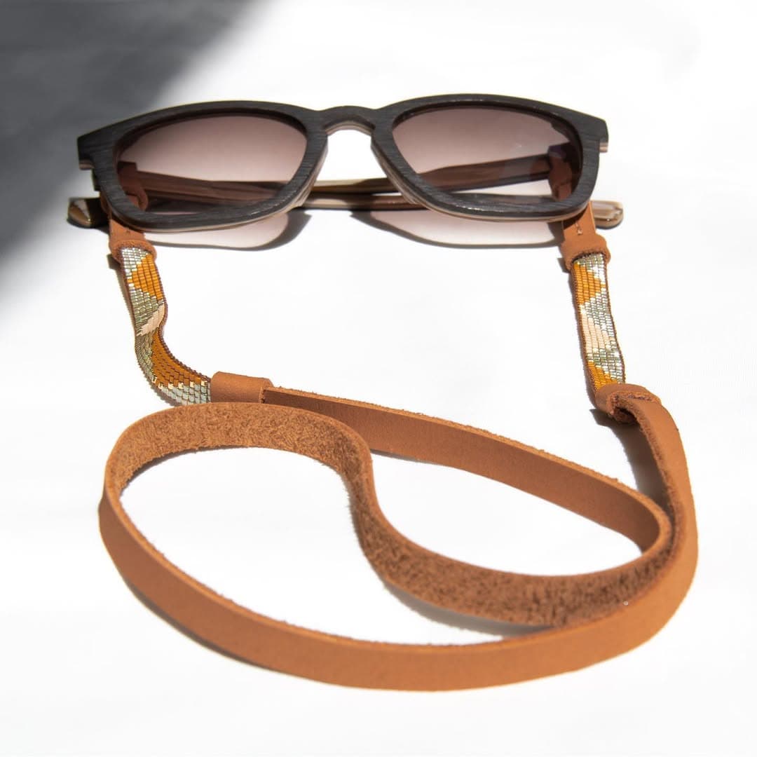 بند عینک دست‌ساز چرم و منجوق میوکی طرح مثلث
