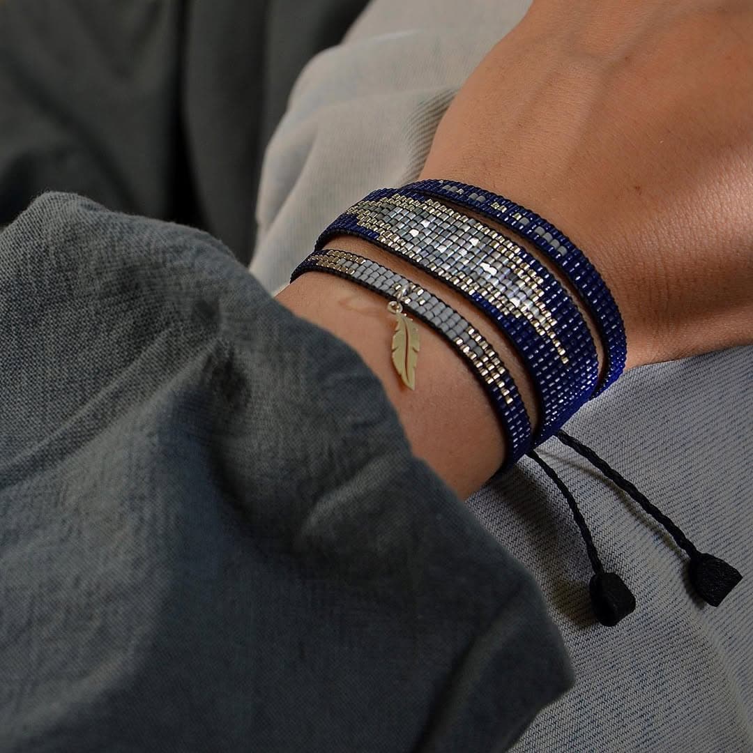 دستبند منجوقی میوکی با آویز پر طلا