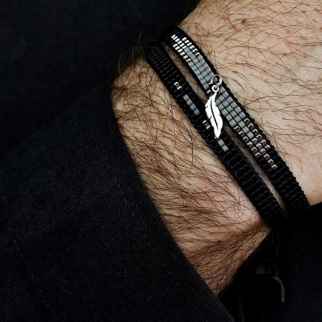 دستبند طلا مردانه طرح پر با منجوق میوکی