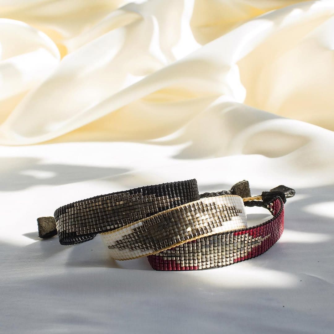 دستبند منجوقی دستباف طرح بیسیک