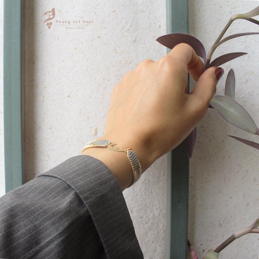 دستبند طلا و منجوق میوکی طرح حرف ن