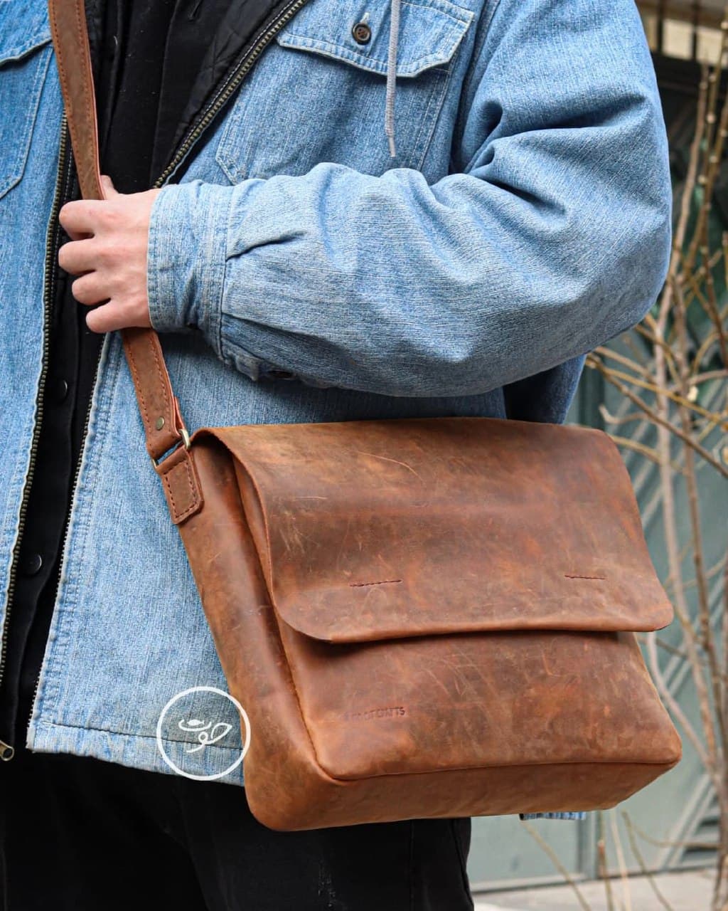 کیف دوشی چرم مردانه دست دوز مدل کریزی هورس