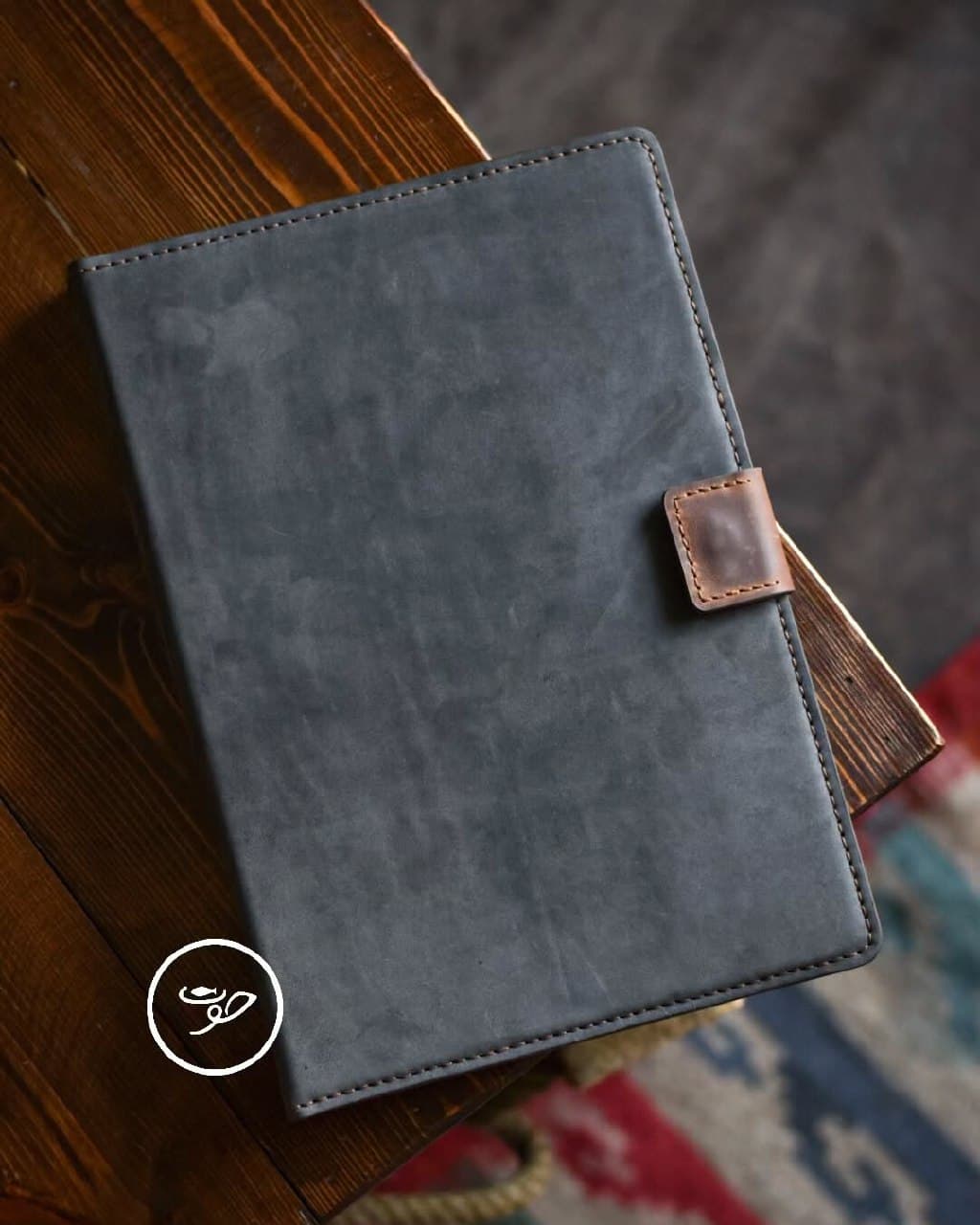 کلاسور چرم طبیعی دست دوز هورس با قفل مگنتی