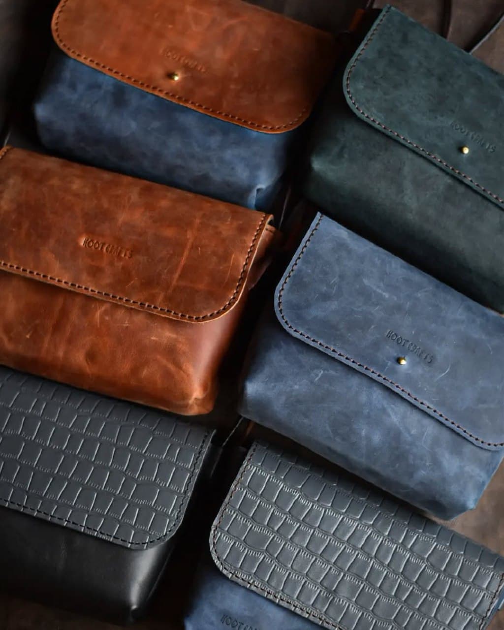 کیف دوشی چرم طبیعی دست دوز مدل هورسان