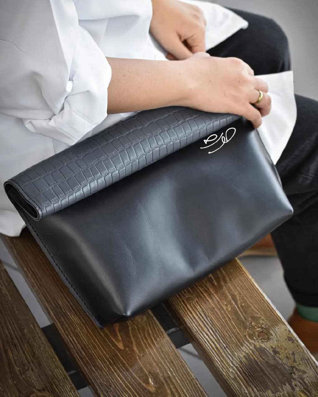 کیف دستی چرم طبیعی زنانه دستدوز طرح کروکودیل