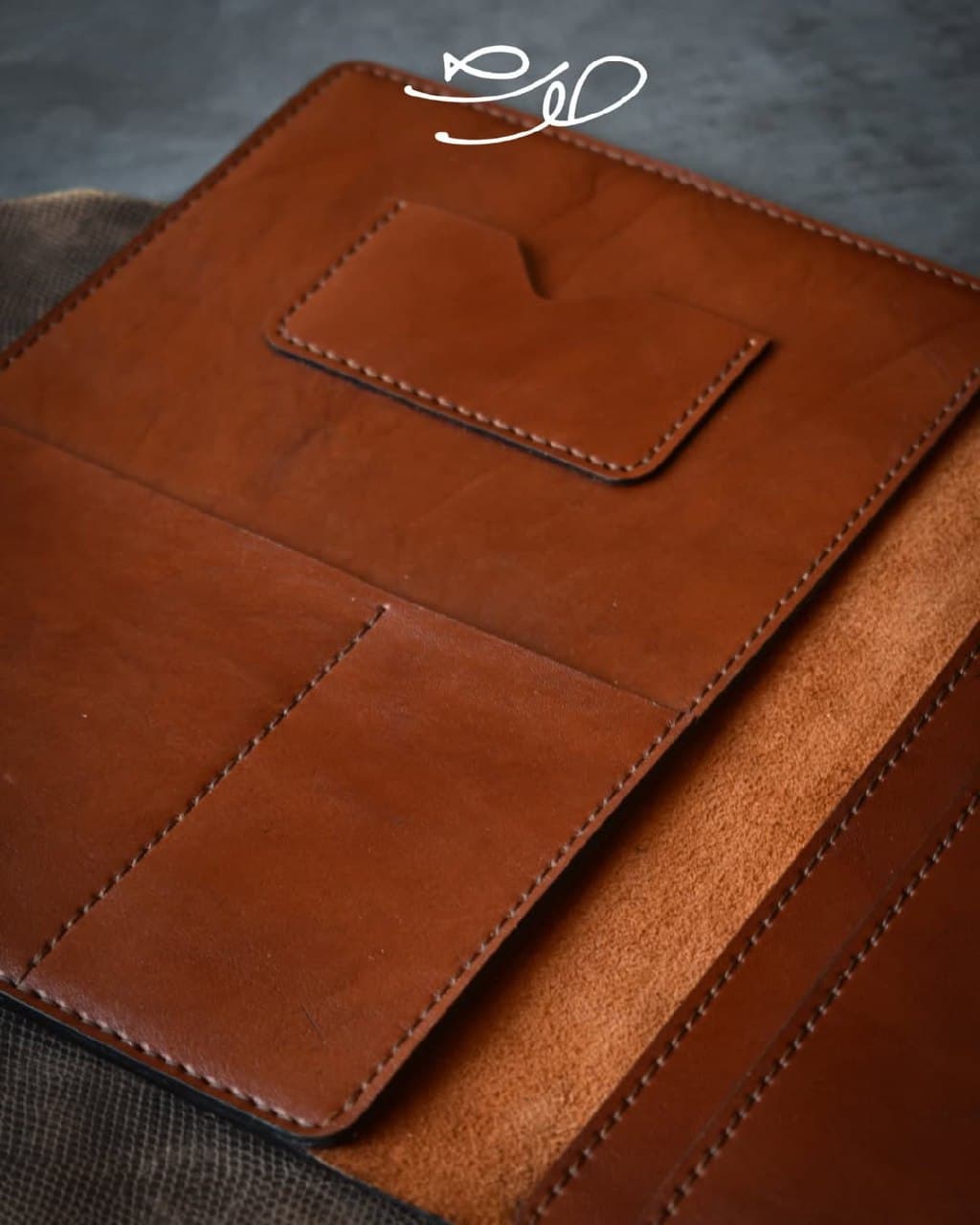 کاور تبلت و سررسید چرم طبیعی دست دوز مدل حوت