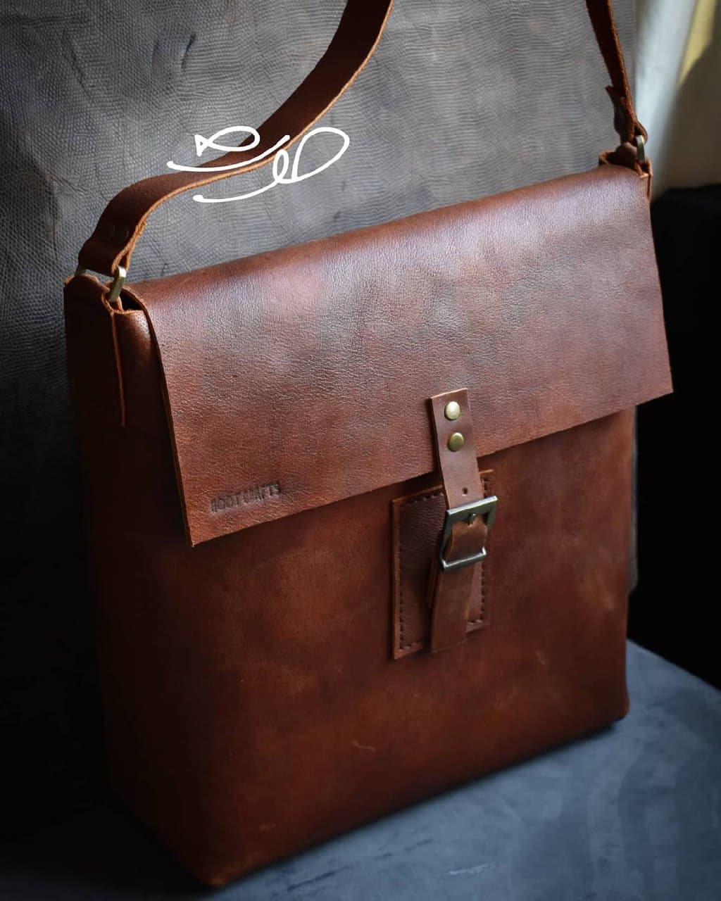 کیف دوشی چرم طبیعی دست دوز Hoot Crafts