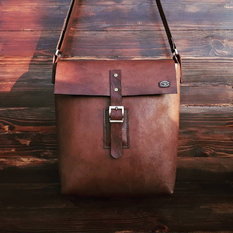 کیف دوشی چرم طبیعی دستدوز مدل کلاسیک