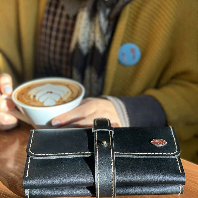 کیف پول چرم طبیعی دست دوز زنانه مدل حوت با جیب موبایل