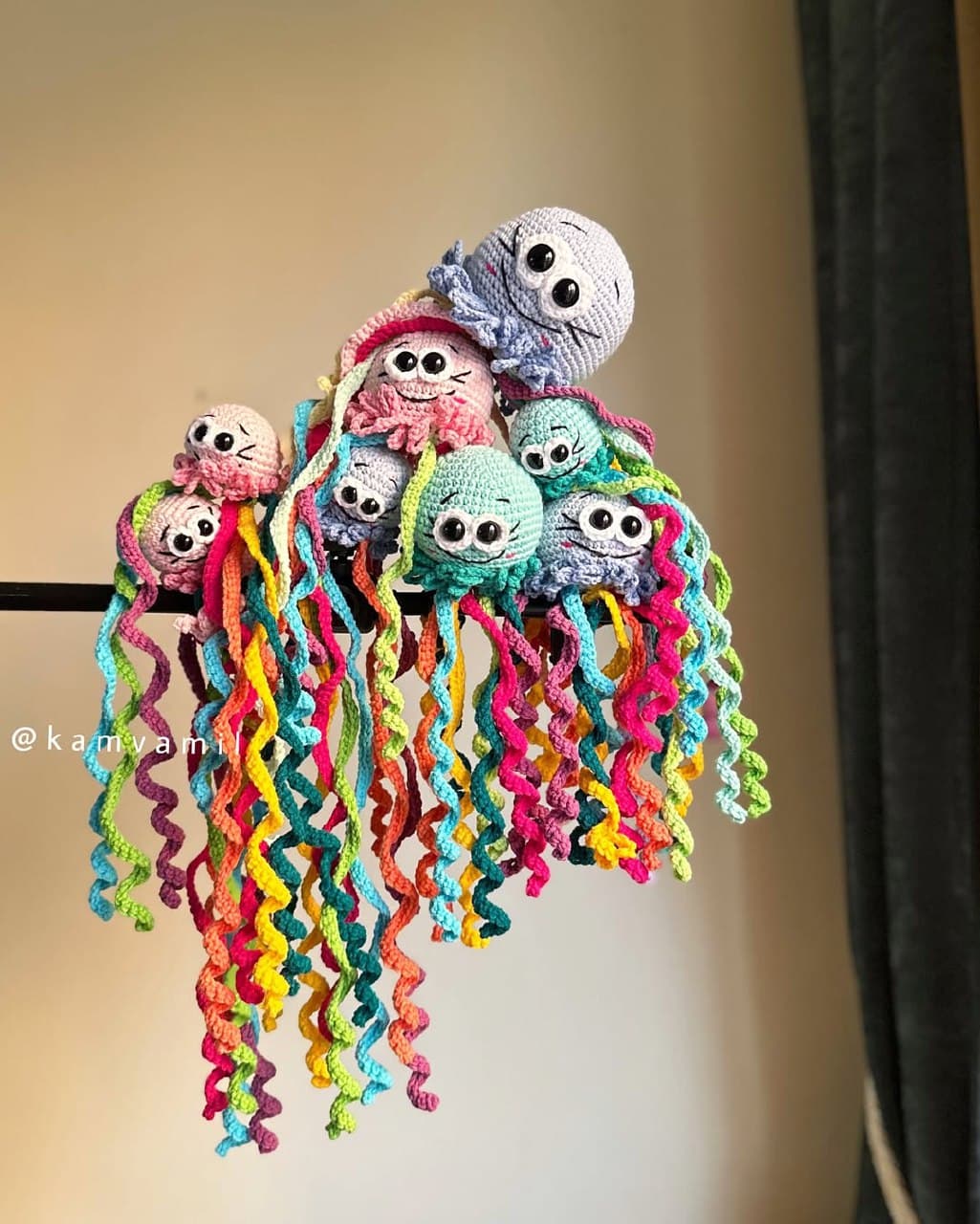 عروسک بافتنی عروس دریایی دستباف سایز متوسط