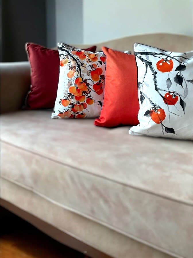 کوسن مخمل دکوراتیو طرح هنری خرمالو پاییزی