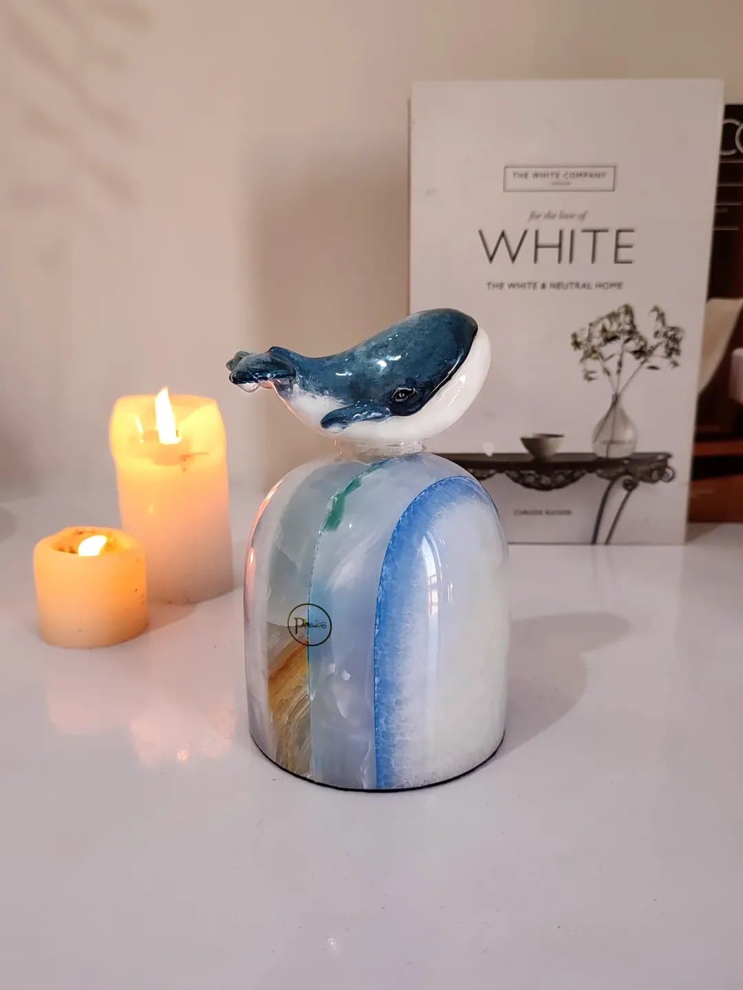 دکوری گوی سنگ مرمر آبی با مجسمه وال