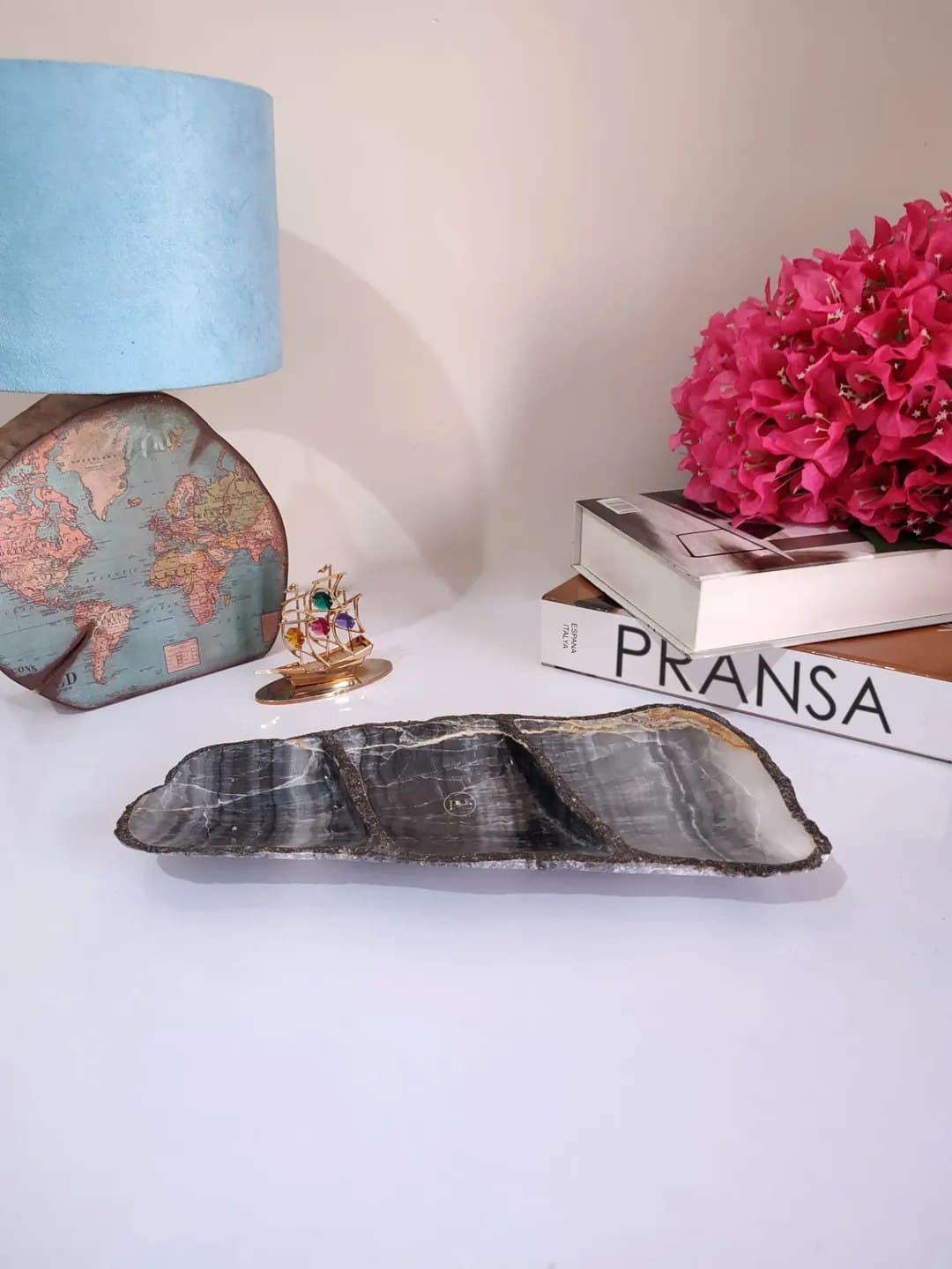 اردوخوری سه خانه از سنگ مرمر عجمی طبیعی