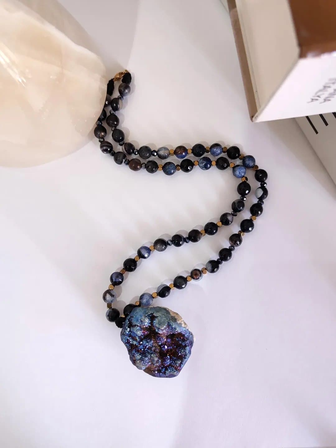 گردنبند دست ساز سنگ کوارتز تیتانیوم و عقیق