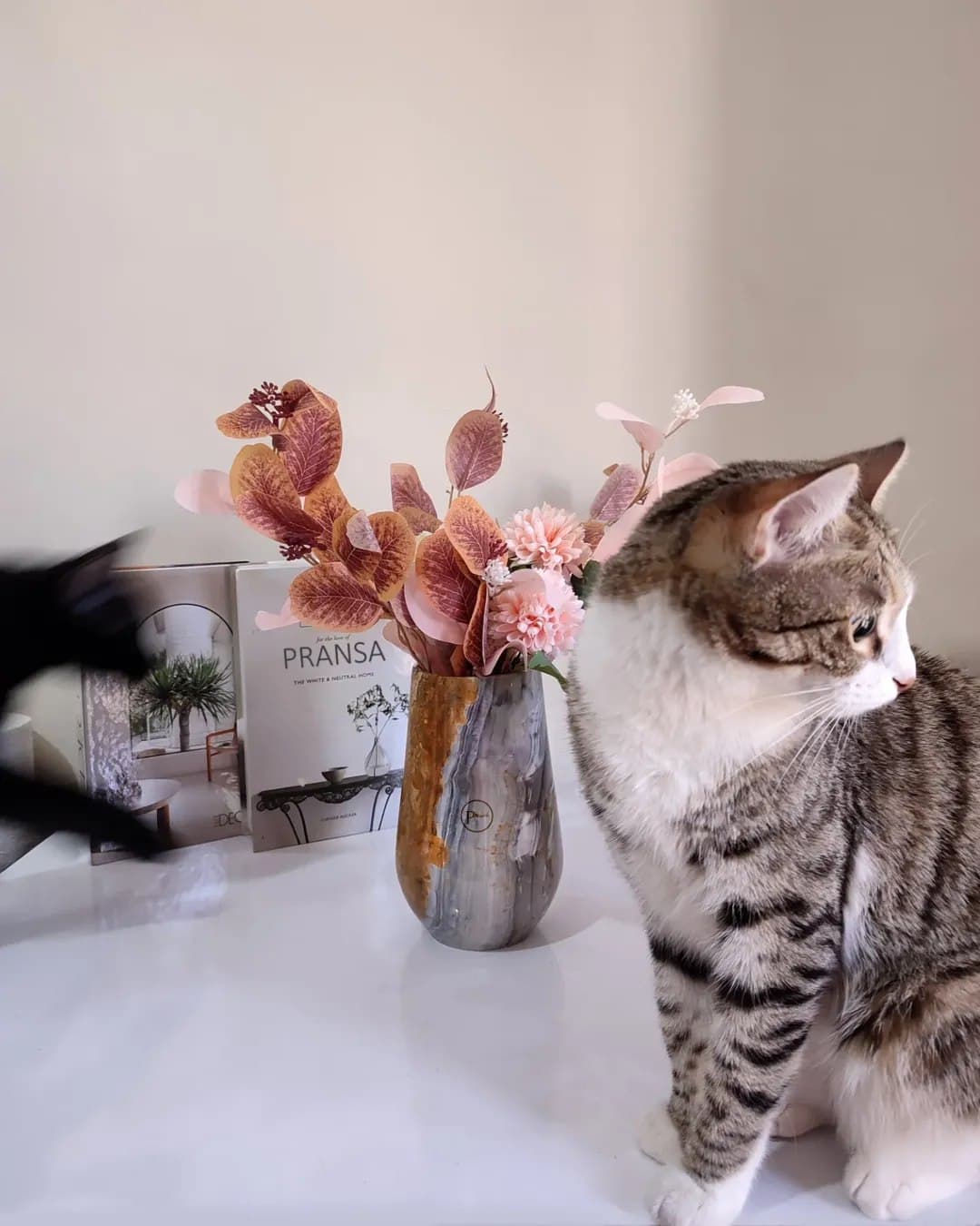 گلدان دکوری سنگی پرنسا طرح مرمر