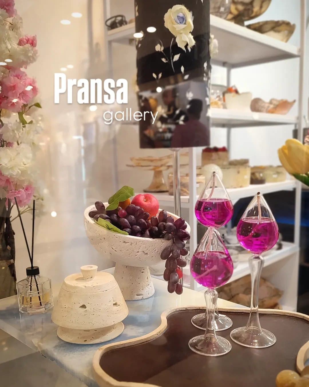 ست کاسه میوه خوری و قندان سنگی پایه دار مدل تراورتن