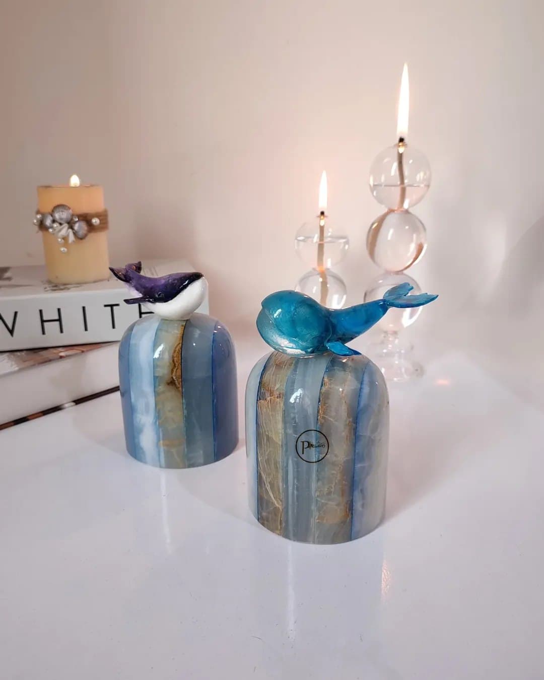 مجسمه دکوری وال روی پایه سنگ مرمر آبی