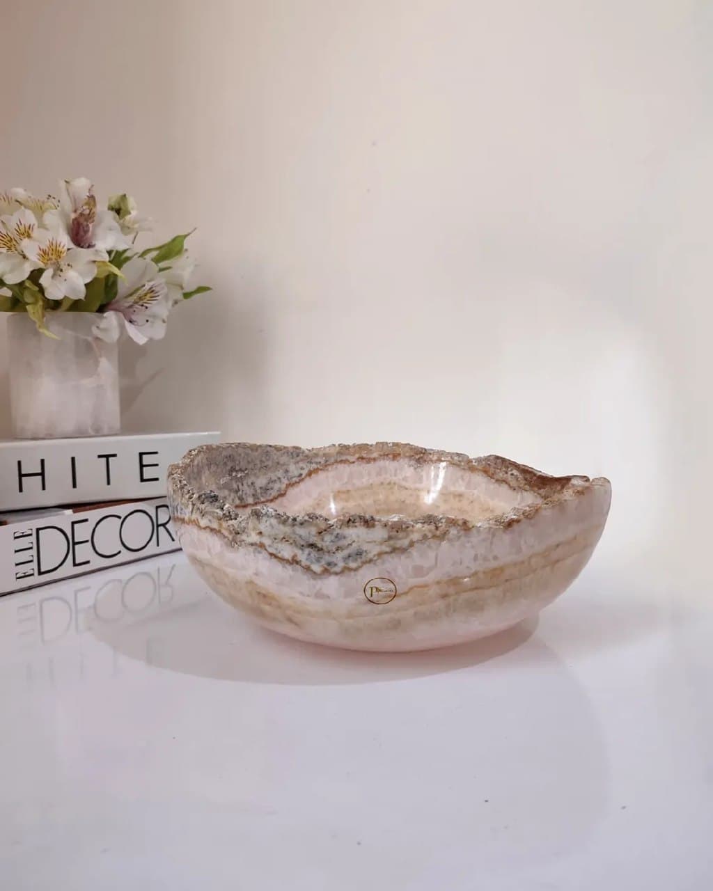 کاسه بزرگ دفرمه از سنگ مرمر صورتی