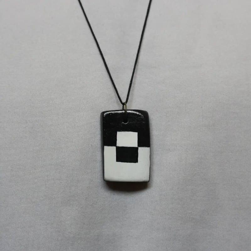 گردنبند سفالی دست ساز طرح کما