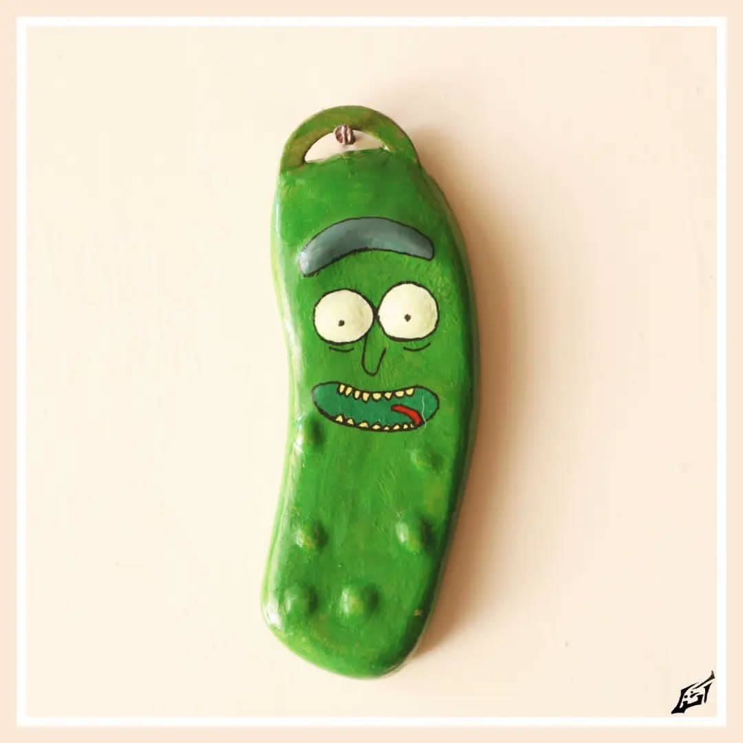دیوارکوب سفالی طرح پیکل ریک (Pickle Rick)